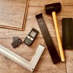 Gereedschap voor laminaatvloer leggen met slagblok, afstandhouders en digitale meter